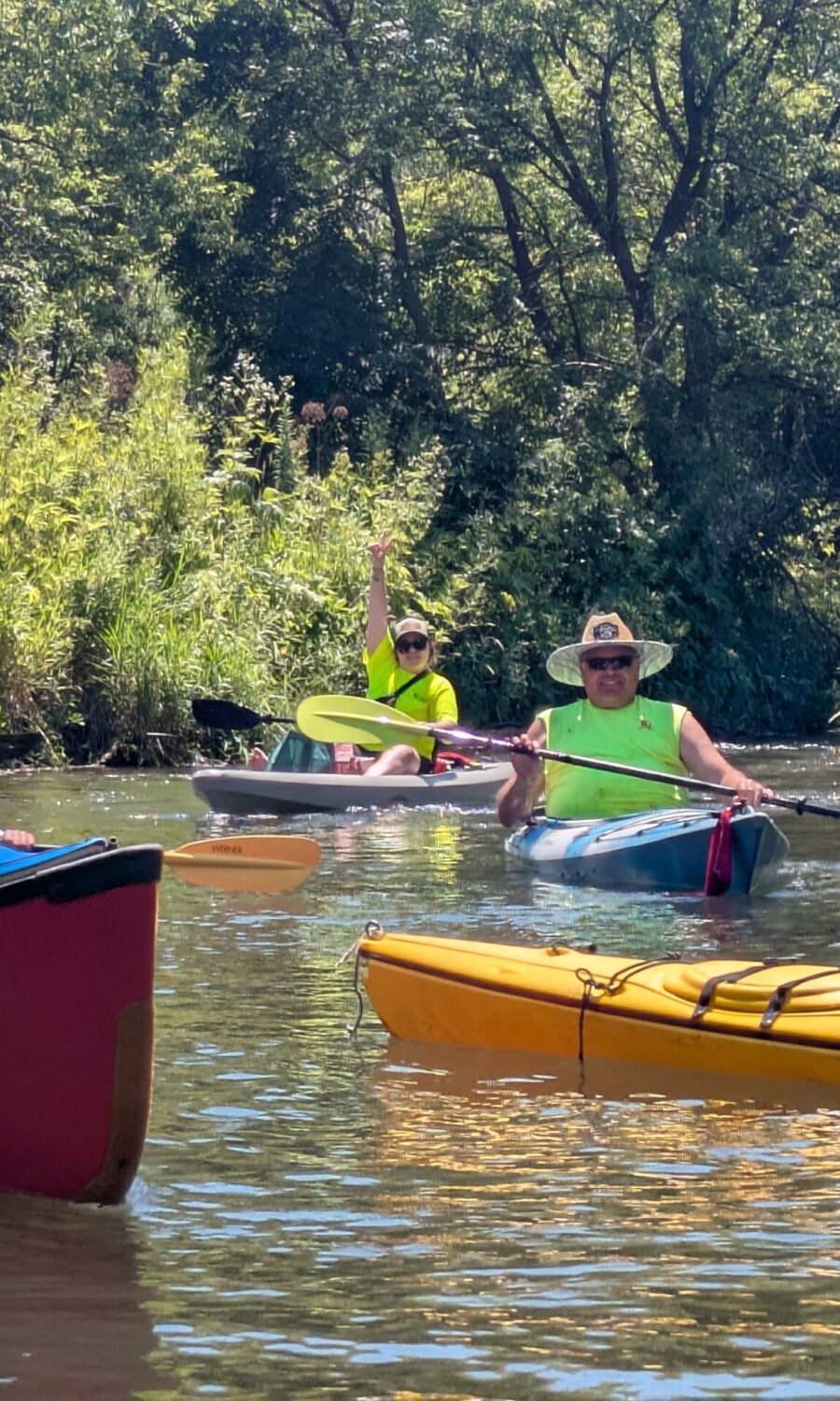 happy-group-paddle